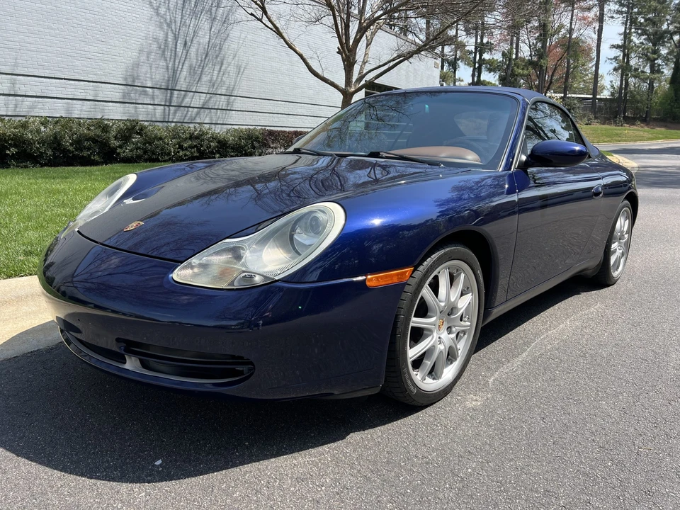 2001 Porsche 996 Carrera 4 - Image 9 of 31
