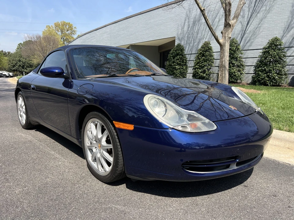 2001 Porsche 996 Carrera 4 - Image 11 of 31