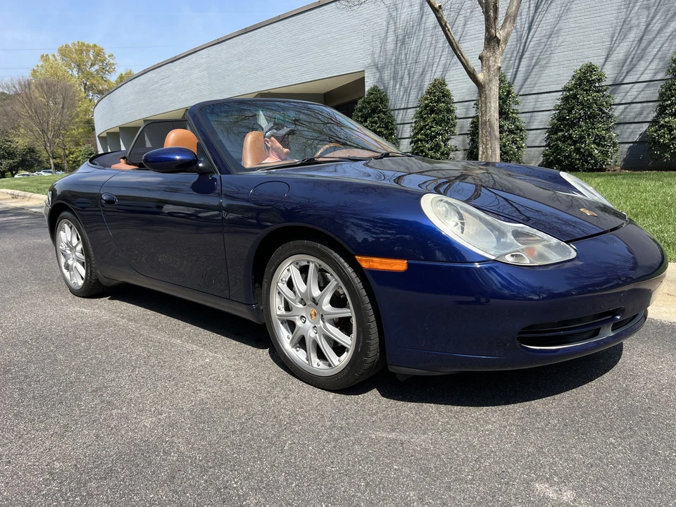 2001 Porsche 996 Carrera 4 - Image 4 of 31