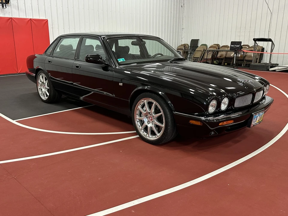 2002 Jaguar X308 XJR - Image 4 of 31