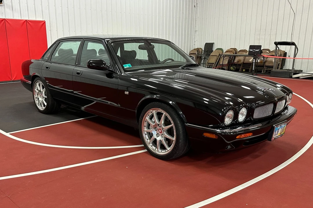2002 Jaguar X308 XJR - Image 5 of 31