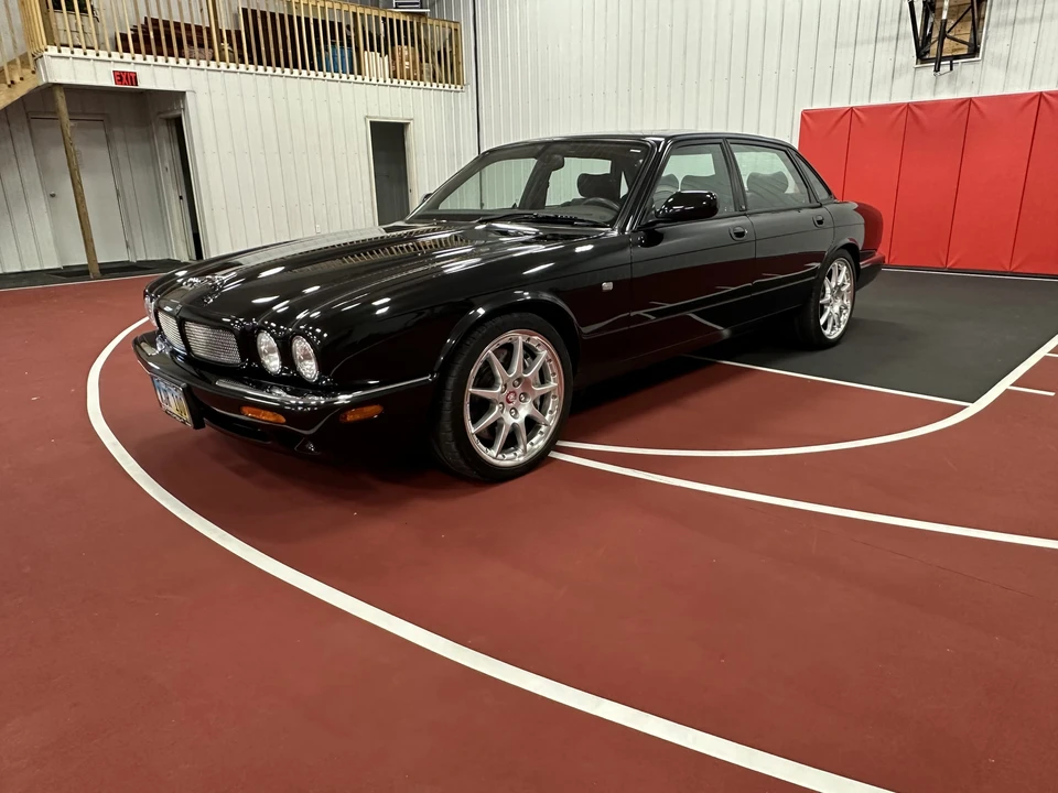 2002 Jaguar X308 XJR - Image 2 of 31