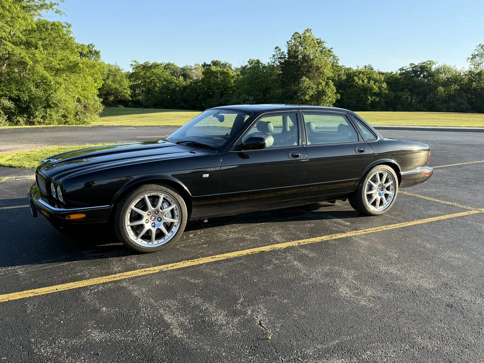 2002 Jaguar X308 XJR - Image 11 of 31