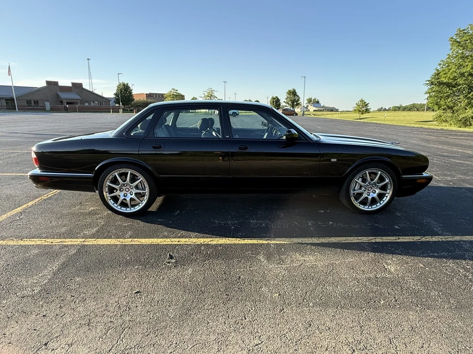 2002 Jaguar X308 XJR - Image 26 of 31