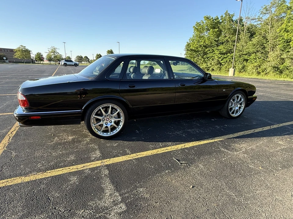 2002 Jaguar X308 XJR - Image 27 of 31