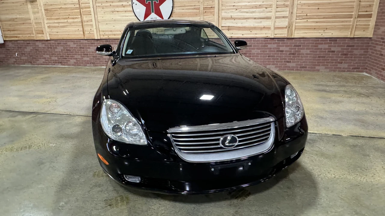 2002 Lexus SC430 - Image 11 of 31