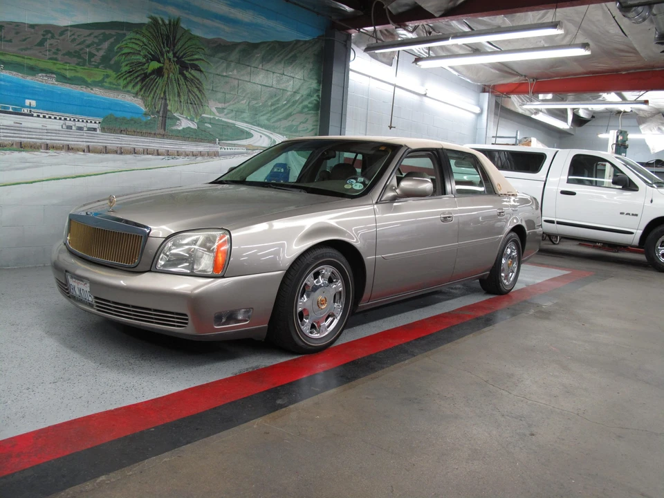 2003 Cadillac DeVille 8th Gen - Image 3 of 31