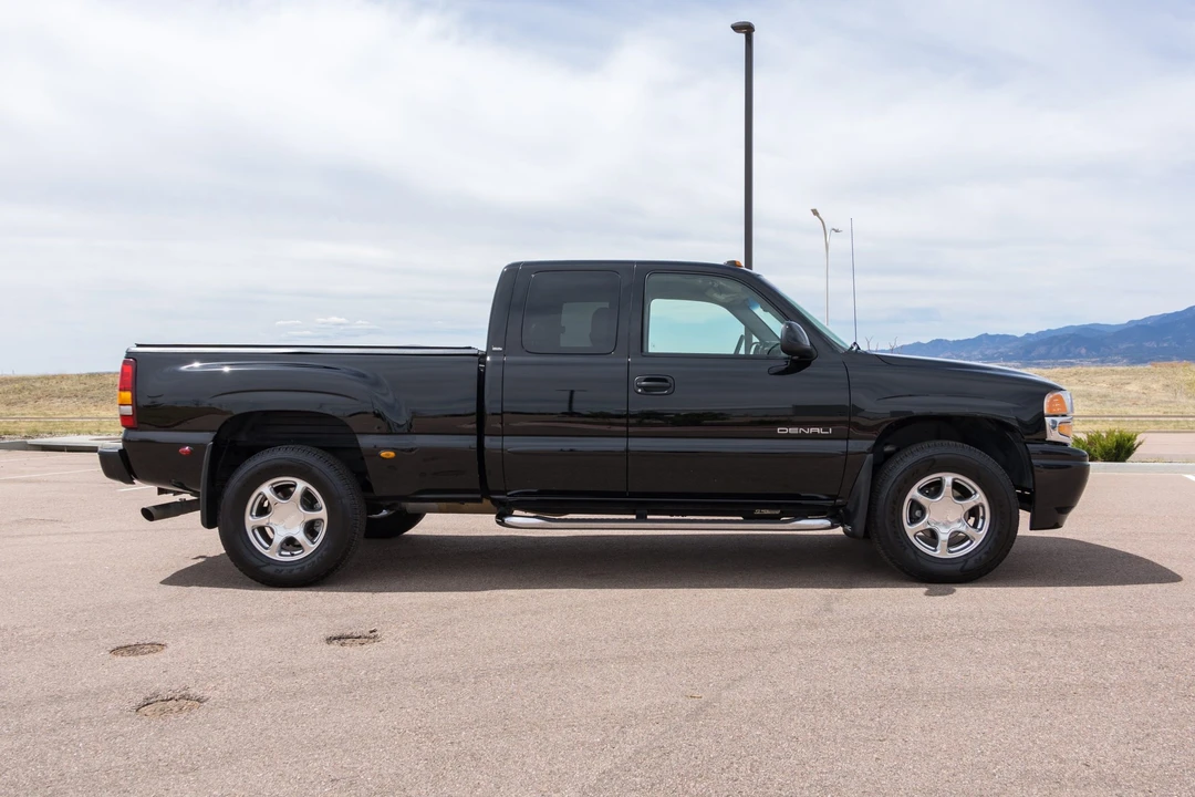 2003 GMC Sierra 2nd Gen - Image 7 of 31
