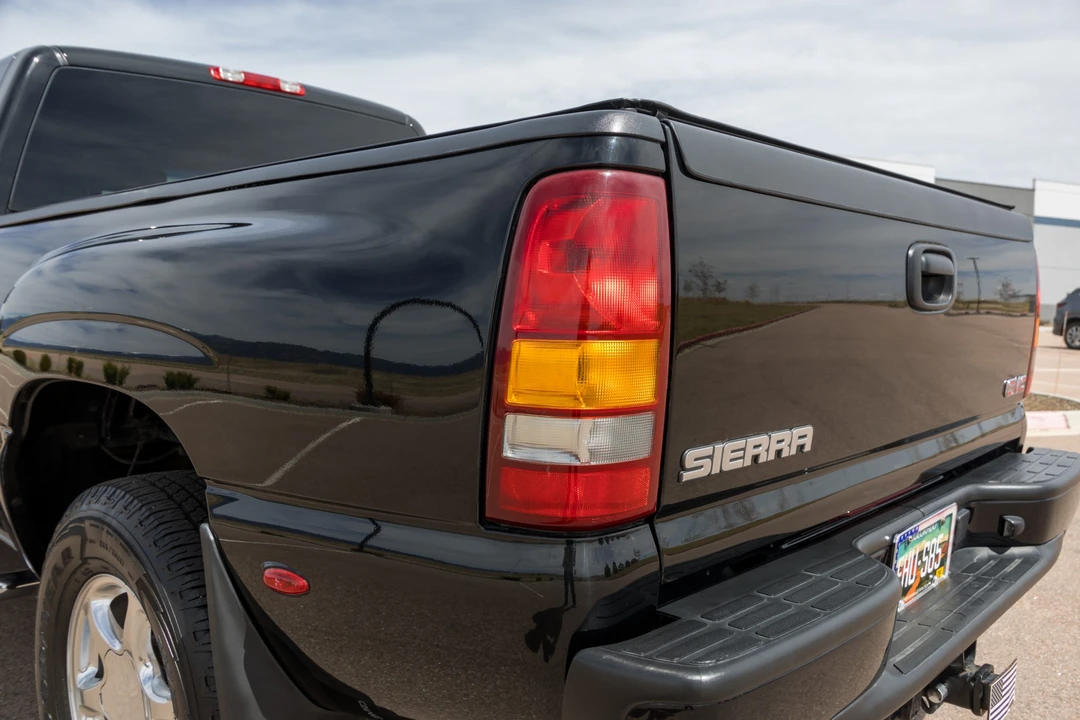 2003 GMC Sierra 2nd Gen - Image 13 of 31