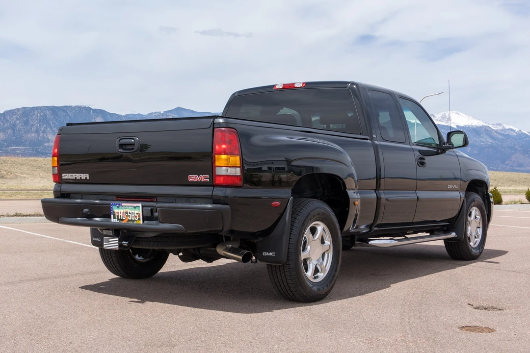 2003 GMC Sierra 2nd Gen - Image 6 of 31