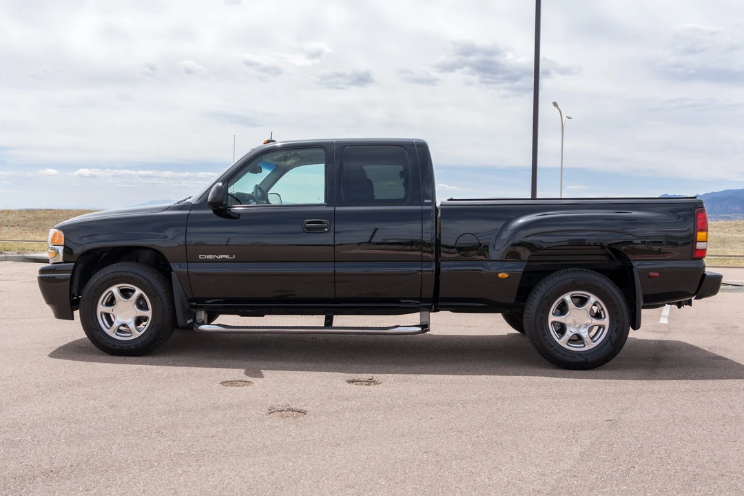 2003 GMC Sierra 2nd Gen - Image 4 of 31