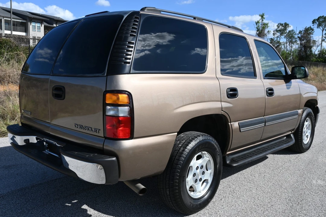 2004 Chevrolet Tahoe 2nd Gen - Image 2 of 7