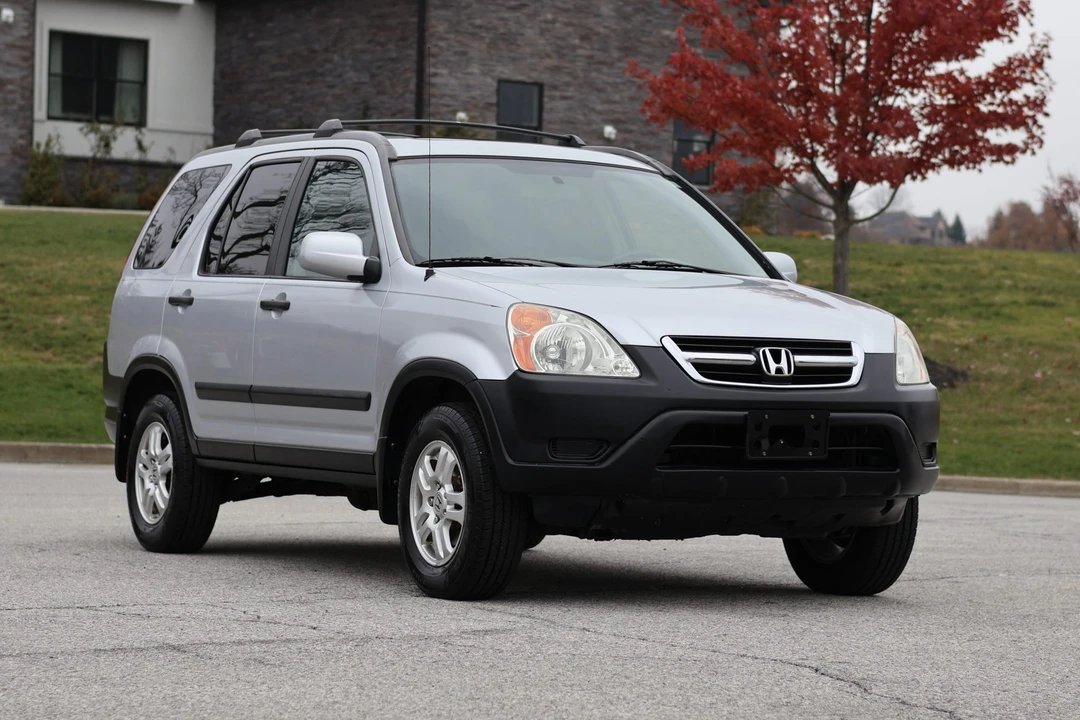 2004 Honda CR-V 2nd Gen - Image 2 of 31