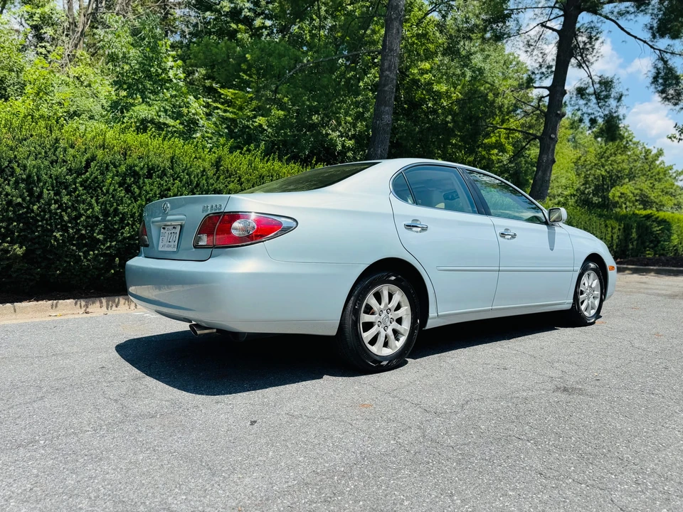 2004 Lexus ES 4th Gen - Image 27 of 31