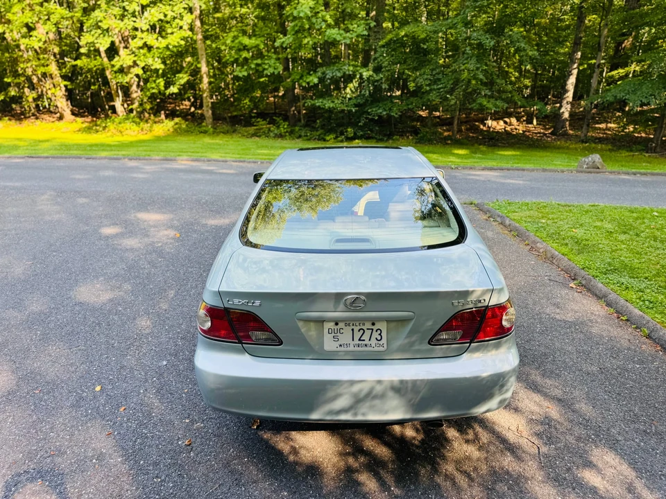 2004 Lexus ES 4th Gen - Image 28 of 31