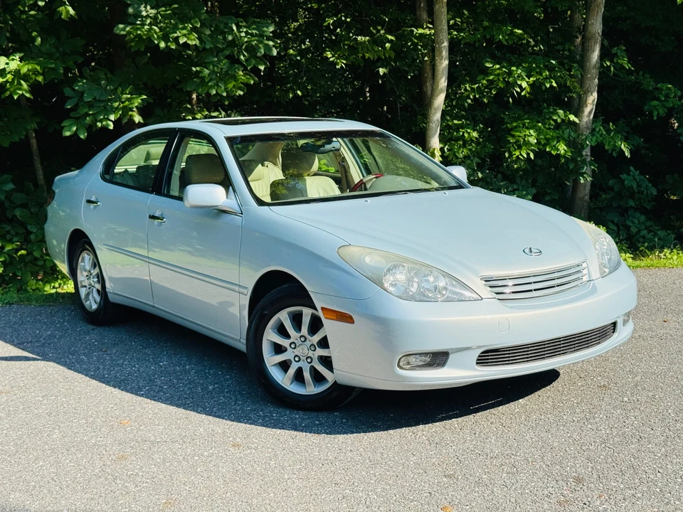 2004 Lexus ES 4th Gen - Image 20 of 31
