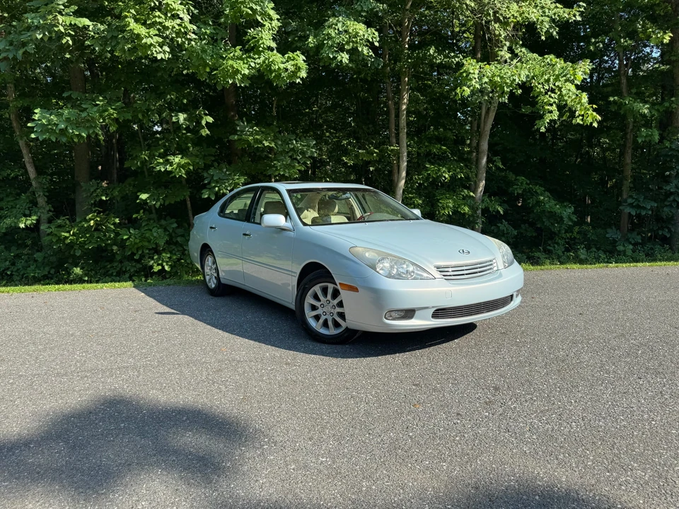 2004 Lexus ES 4th Gen - Image 12 of 31