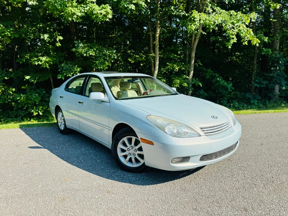 2004 Lexus ES 4th Gen - Image 19 of 31