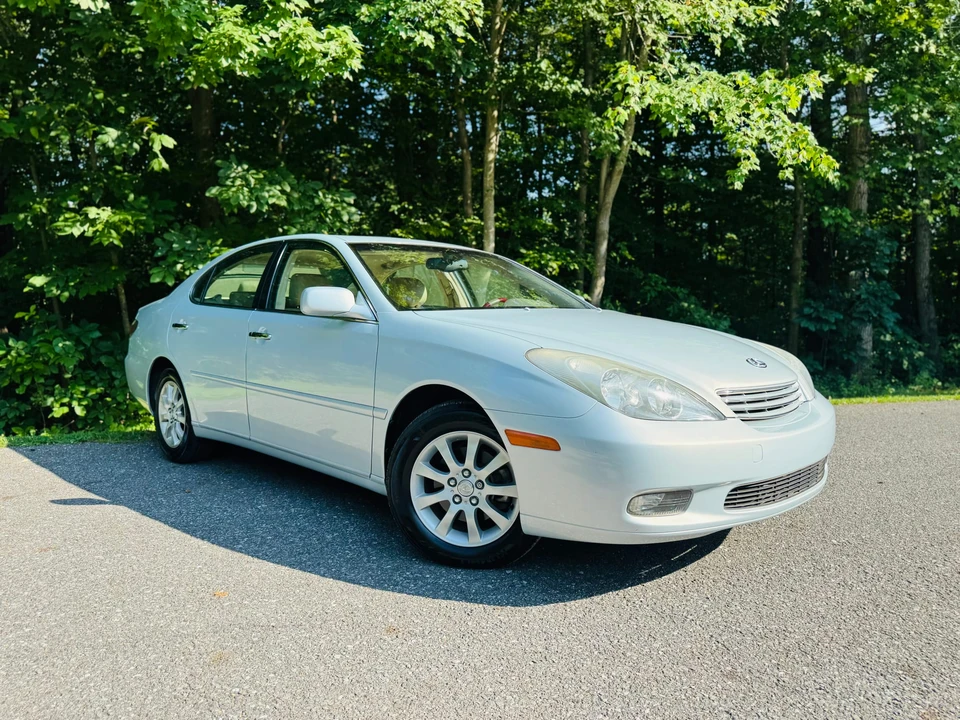 2004 Lexus ES 4th Gen - Image 17 of 31