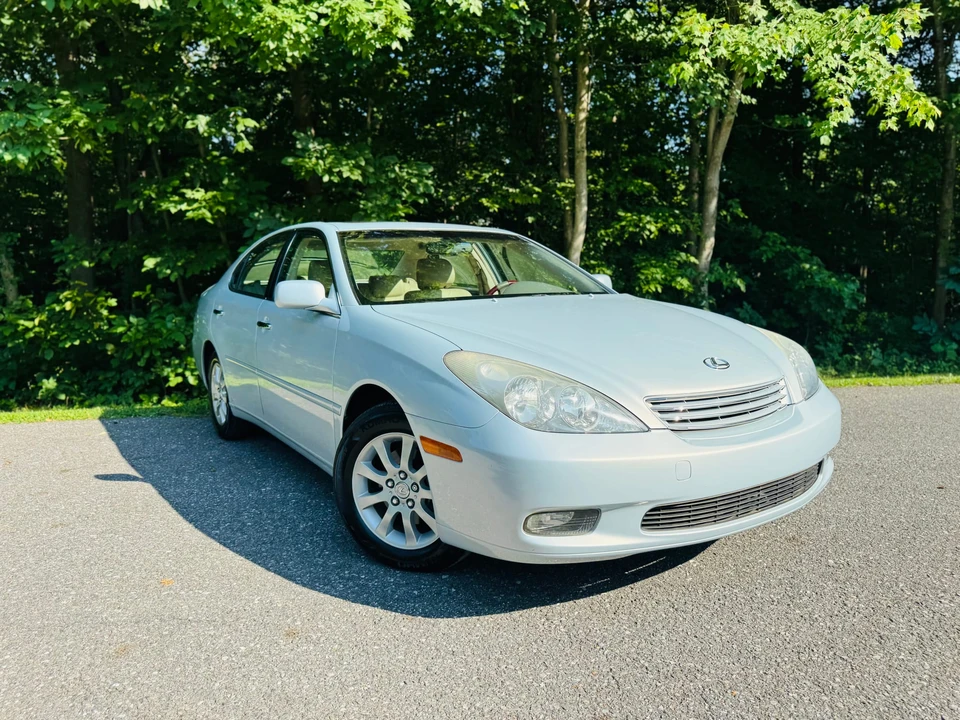 2004 Lexus ES 4th Gen - Image 14 of 31