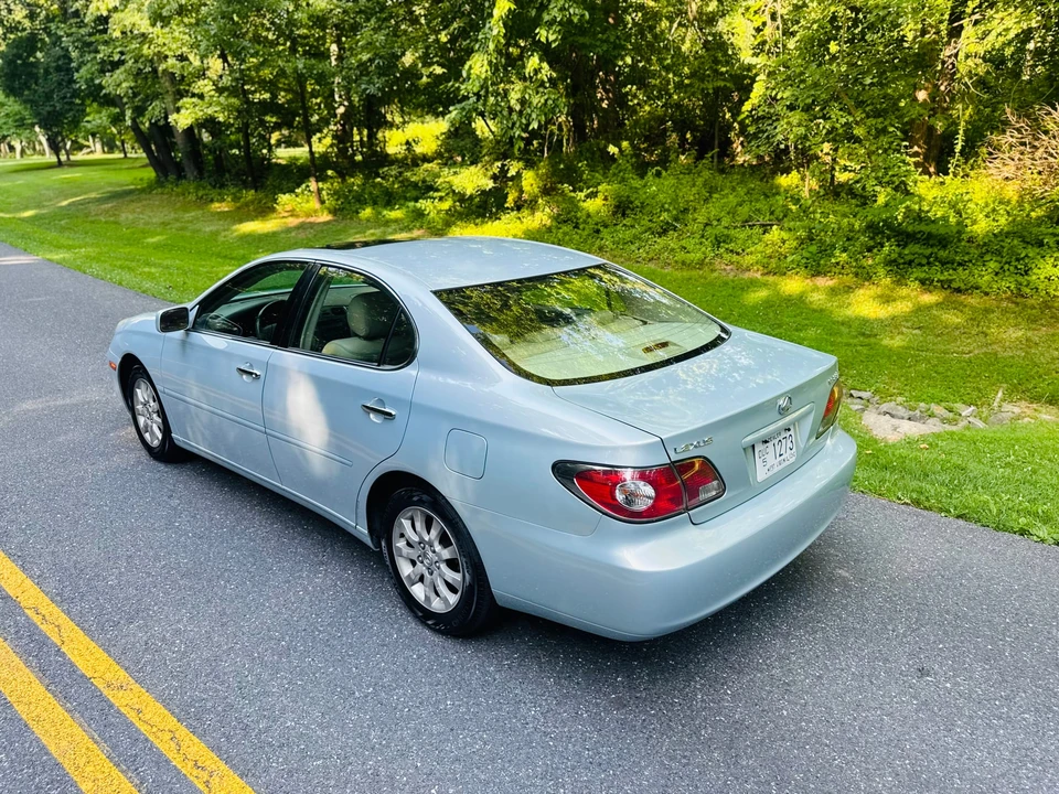 2004 Lexus ES 4th Gen - Image 31 of 31