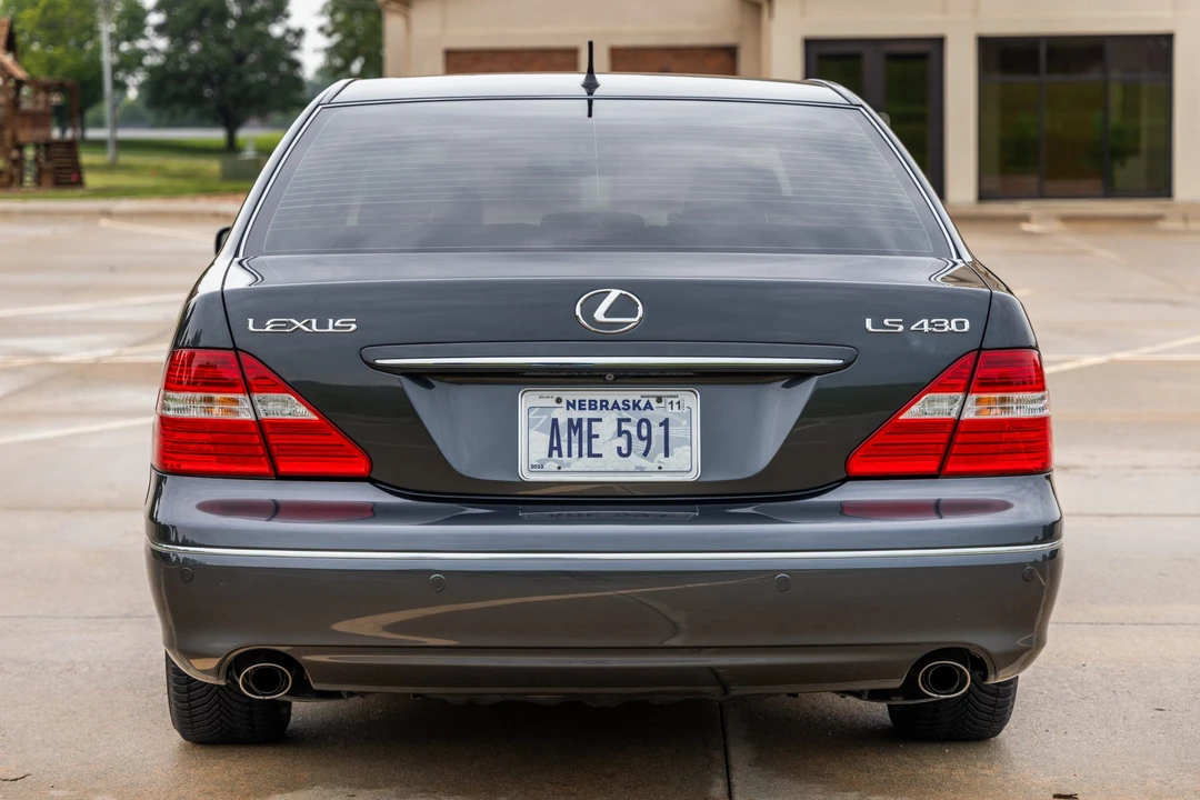 2004 Lexus LS 3rd Gen - Image 8 of 31