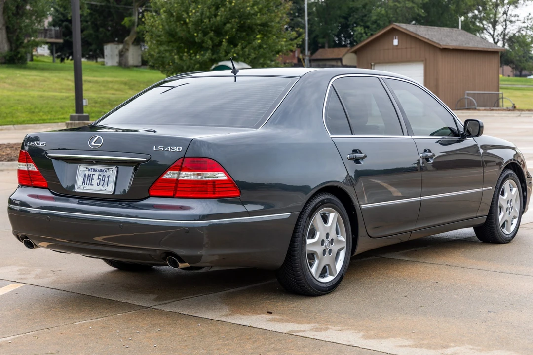 2004 Lexus LS 3rd Gen - Image 7 of 31