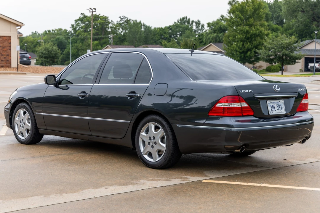2004 Lexus LS 3rd Gen - Image 10 of 31