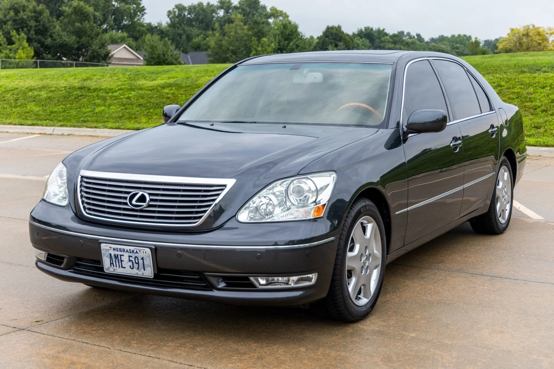 2004 Lexus LS 3rd Gen - Image 2 of 31