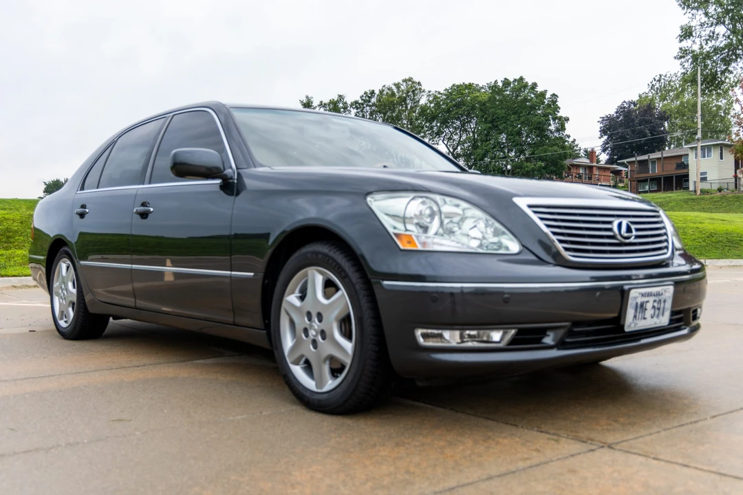 2004 Lexus LS 3rd Gen - Image 4 of 31