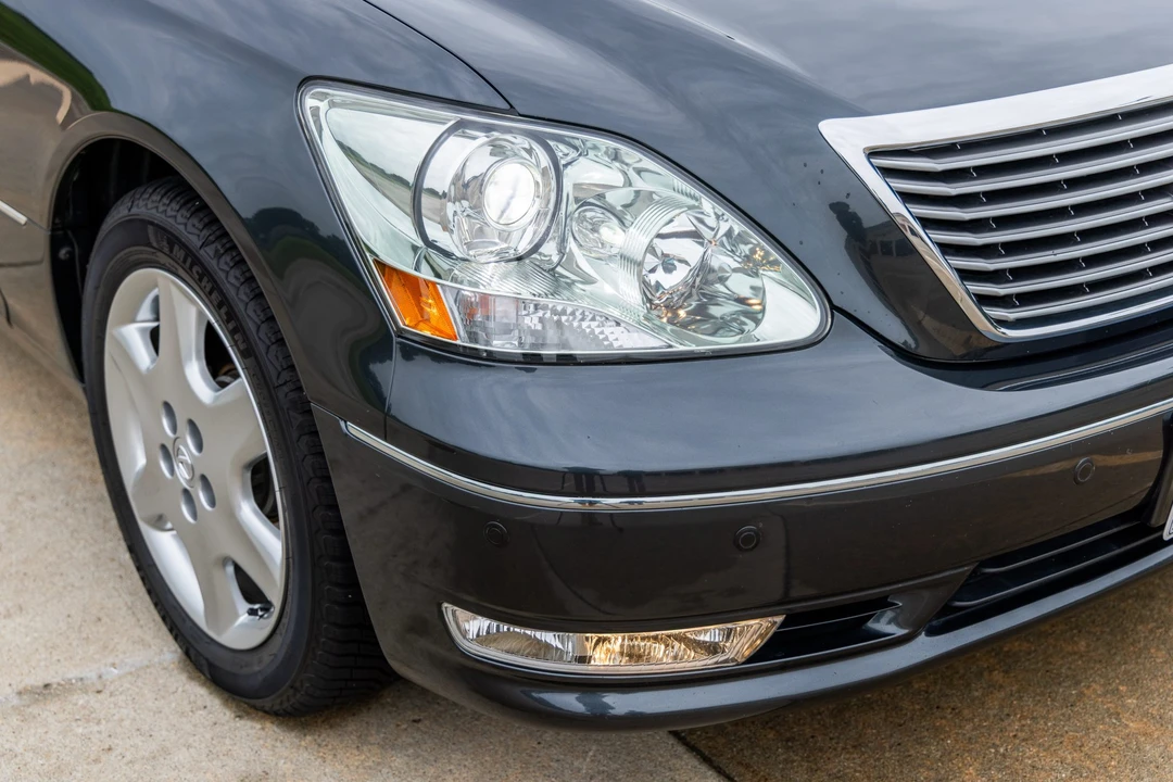 2004 Lexus LS 3rd Gen - Image 29 of 31
