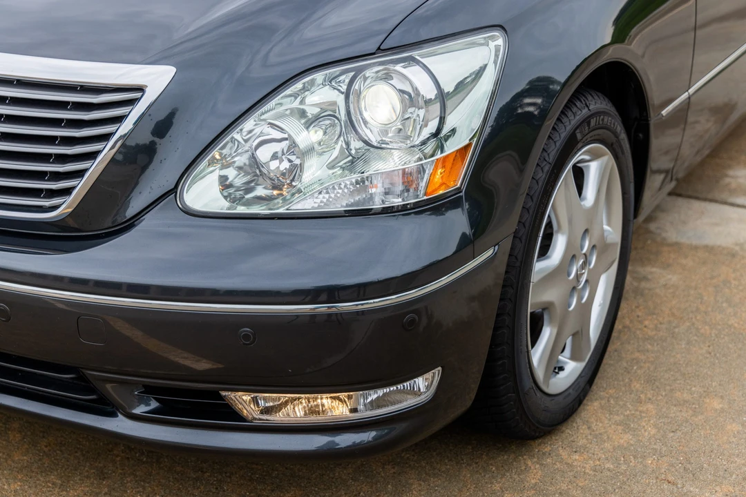2004 Lexus LS 3rd Gen - Image 28 of 31