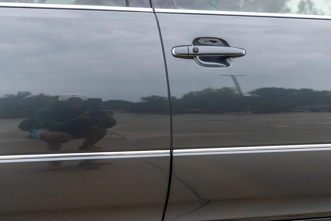2004 Lexus LS 3rd Gen - Image 24 of 31