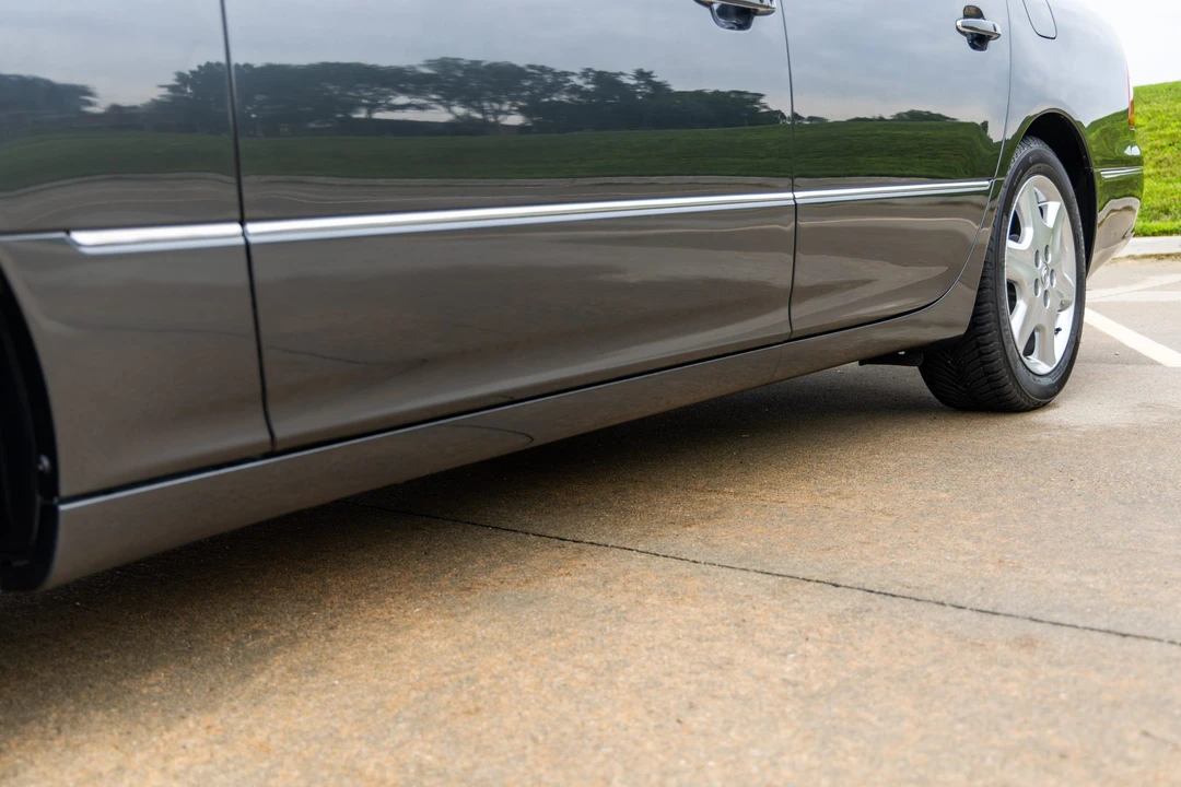 2004 Lexus LS 3rd Gen - Image 15 of 31