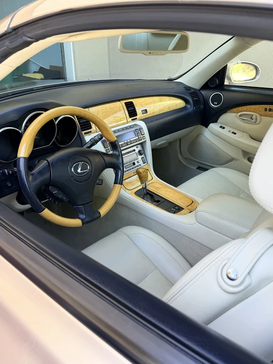 2004 Lexus SC430 - Image 27 of 31