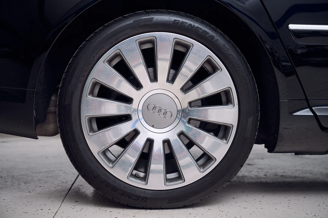 2005 Audi D3 A8 - Image 29 of 31