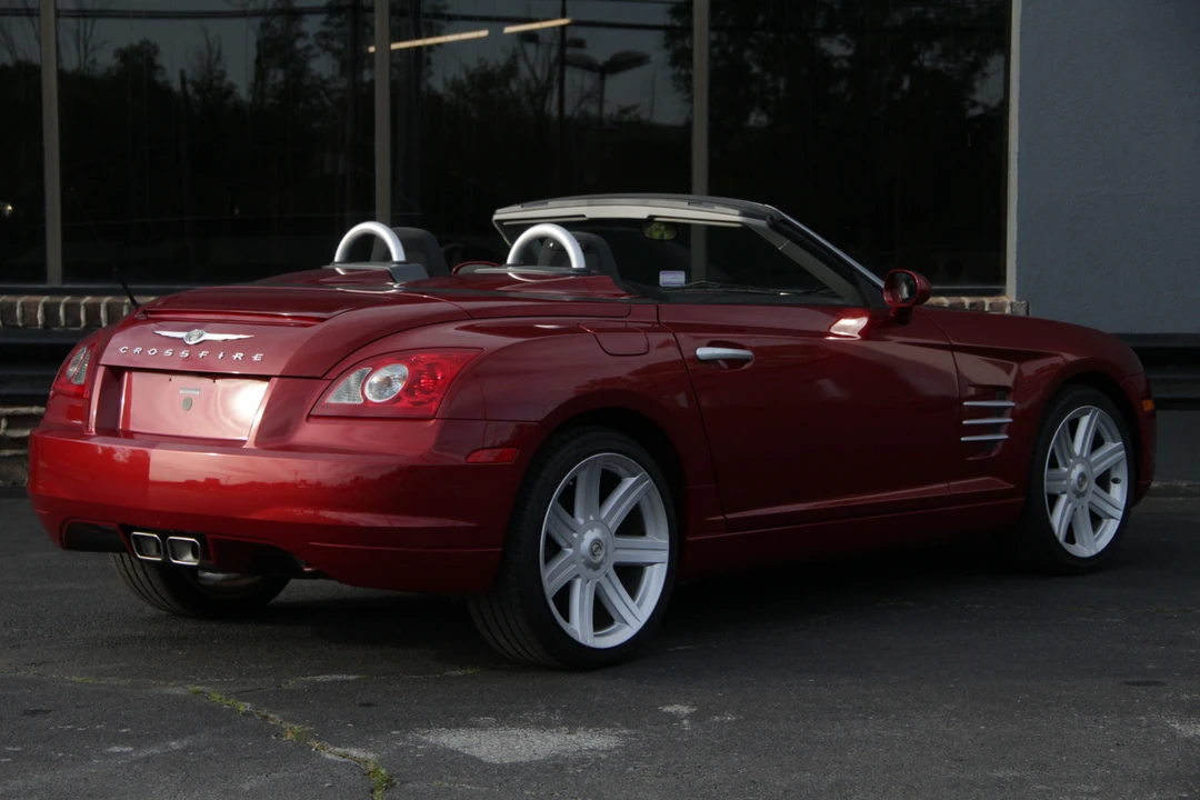 2005 Chrysler Crossfire - Image 16 of 31