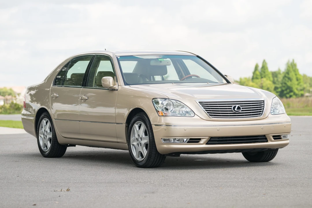 2005 Lexus LS 3rd Gen - Image 9 of 31