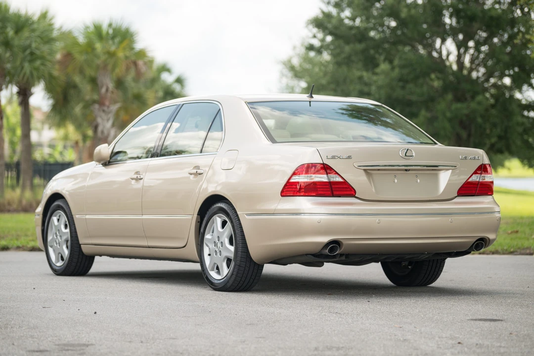 2005 Lexus LS 3rd Gen - Image 4 of 31