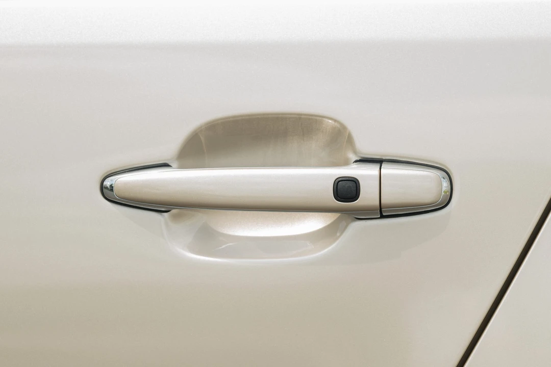 2005 Lexus LS 3rd Gen - Image 30 of 31