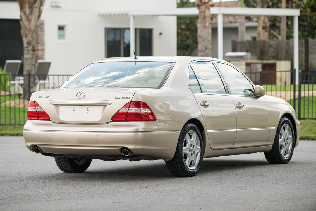 2005 Lexus LS 3rd Gen - Image 6 of 31