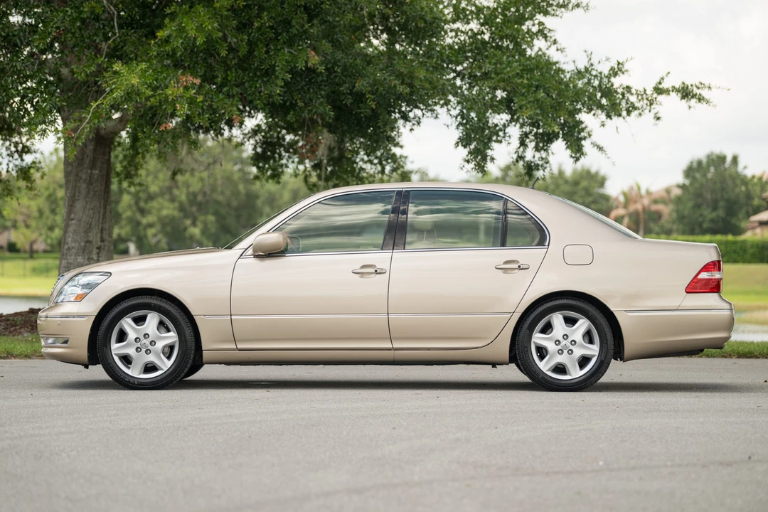 2005 Lexus LS 3rd Gen - Image 3 of 31