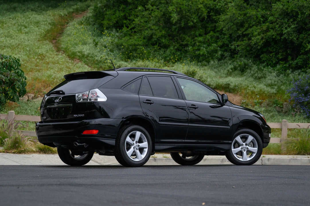 2005 Lexus RX 2nd Gen - Image 9 of 31