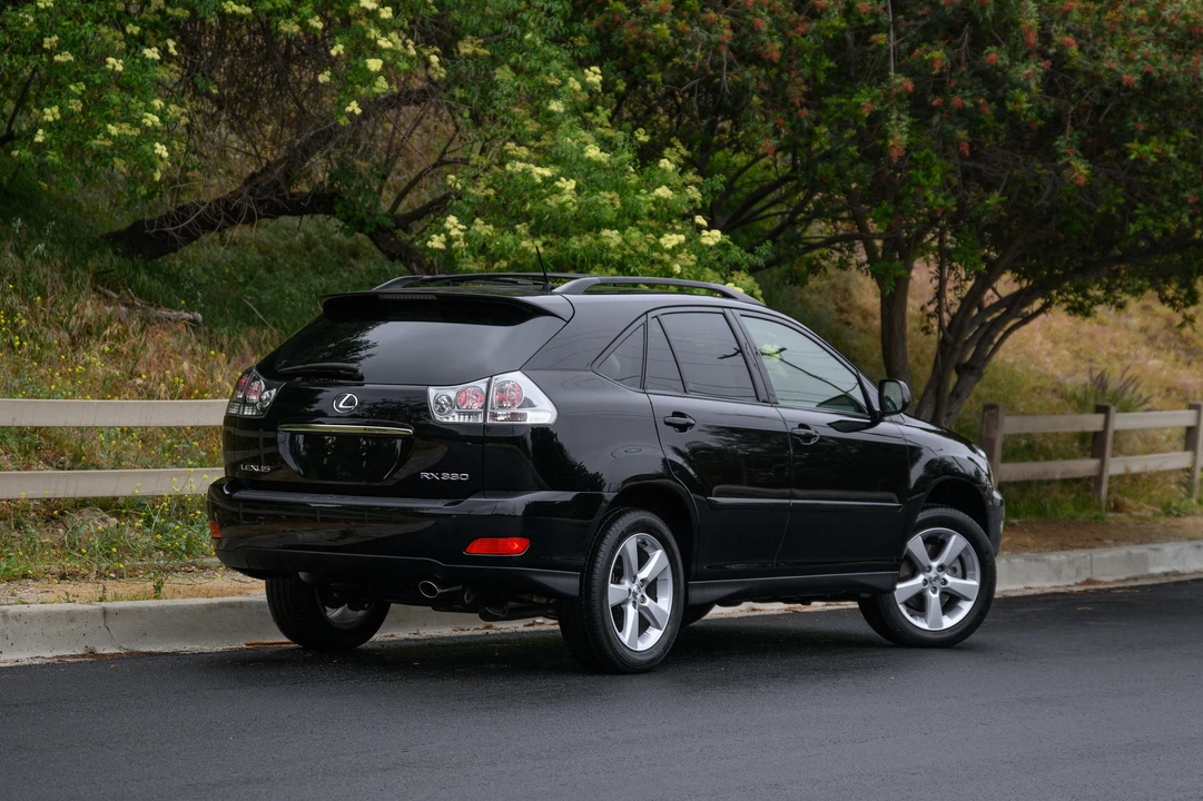 2005 Lexus RX 2nd Gen - Image 10 of 31