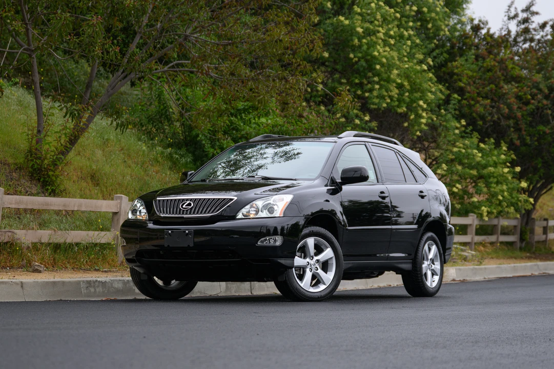 2005 Lexus RX 2nd Gen - Image 2 of 31