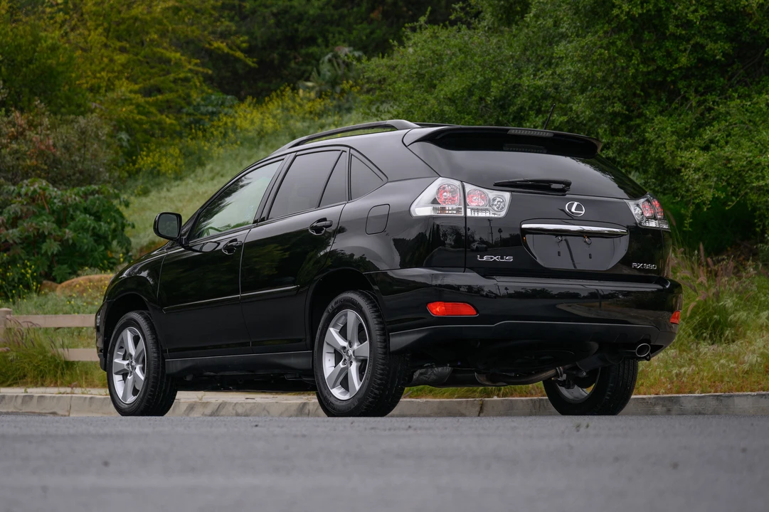 2005 Lexus RX 2nd Gen - Image 15 of 31