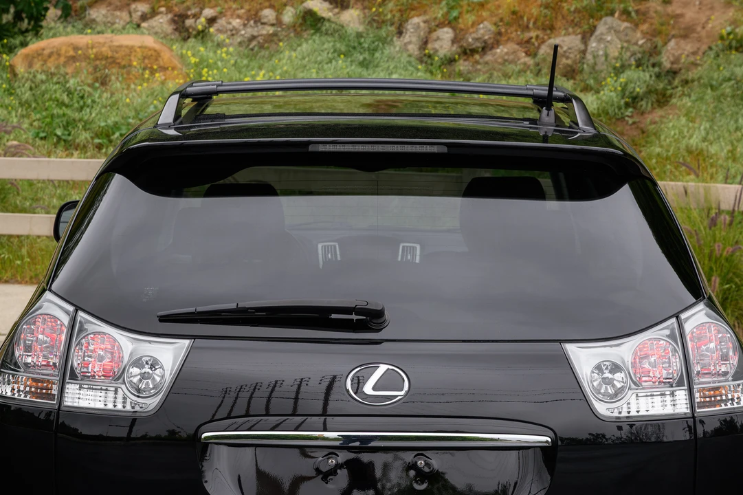 2005 Lexus RX 2nd Gen - Image 29 of 31