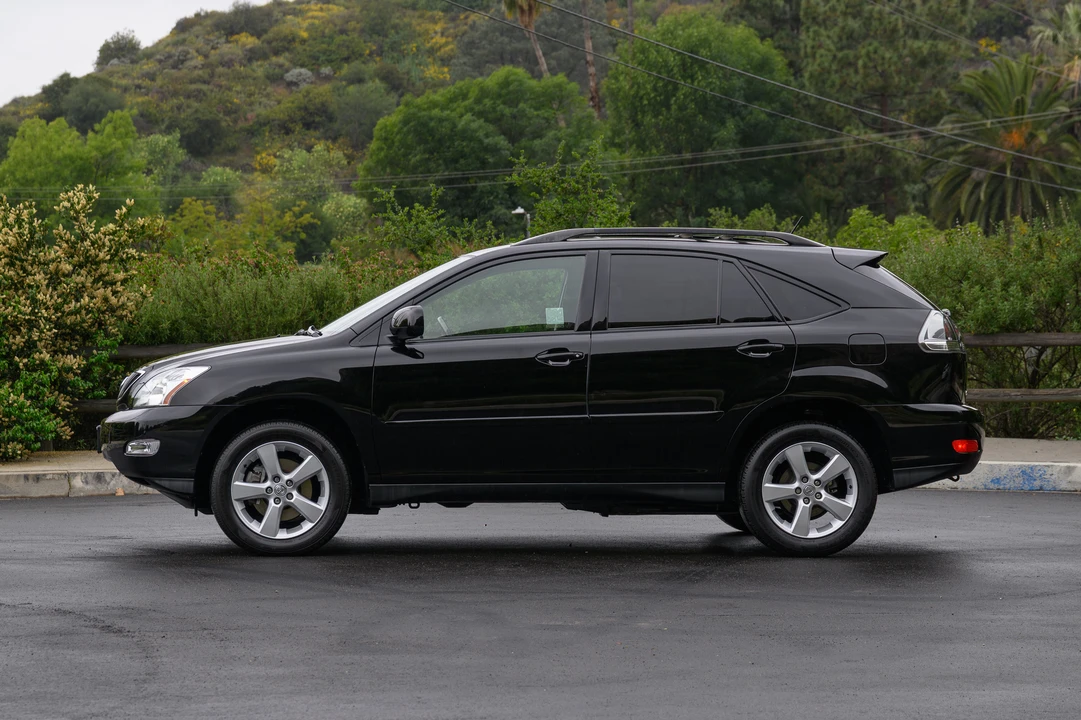 2005 Lexus RX 2nd Gen - Image 17 of 31