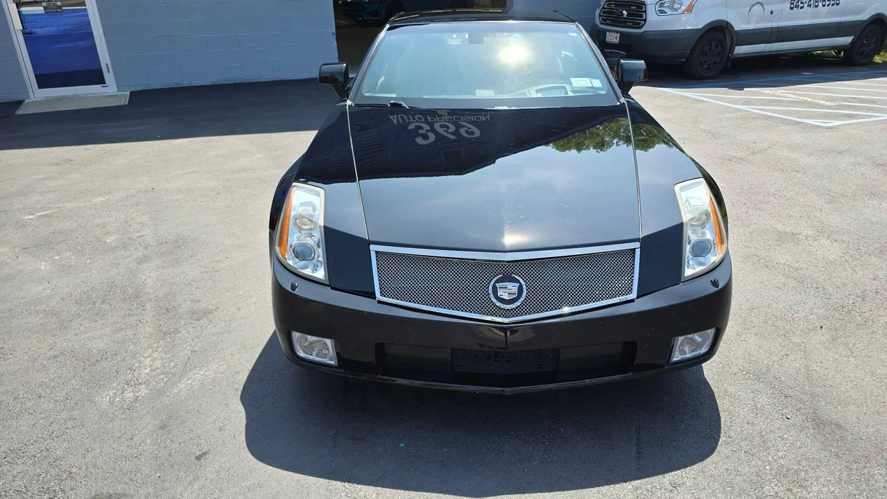 2006 Cadillac XLR - Image 9 of 31