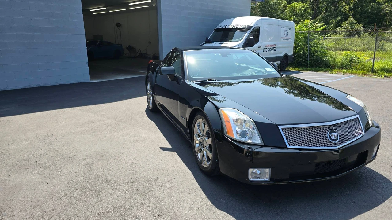 2006 Cadillac XLR - Image 11 of 31